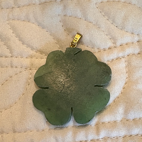 🍀Vintage Soapstone? Green Leaf Pendant gold? Bail - Picture 2 of 9